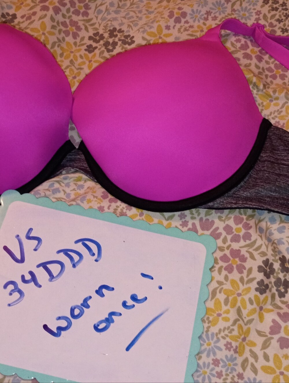 Victoria Secret Pink Bra VS 34DDD Like New